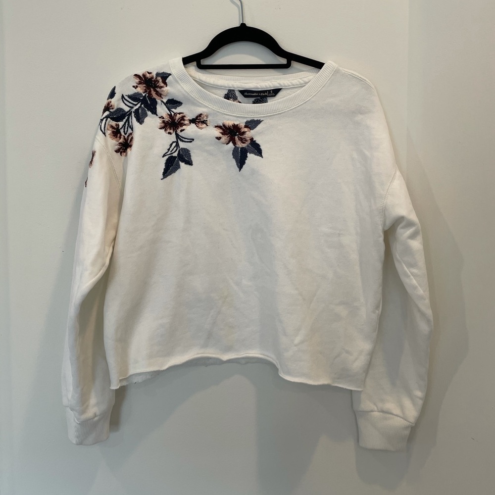 Abercrombie and Fitch White Flowered Sweatshirt